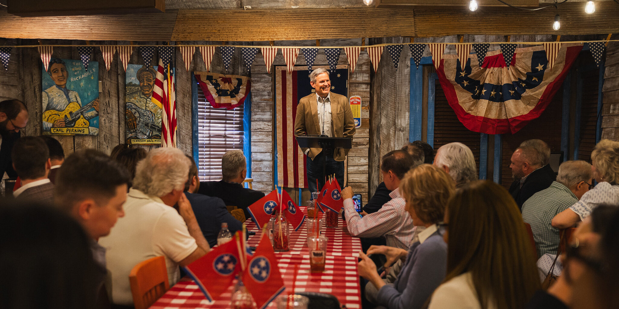 Gov Lee Visits Brooks Shaw's Old Country Store